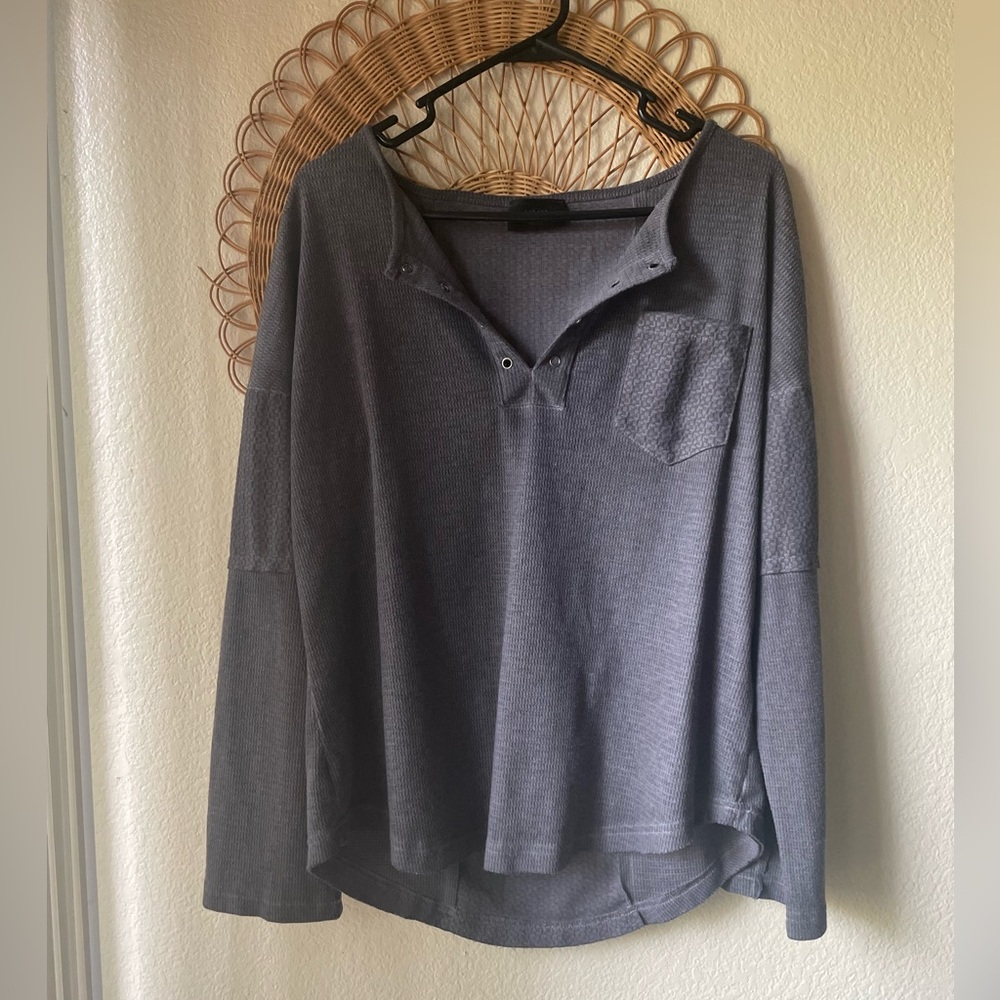 Vici prism washed grommet top blue/grey waffle knit long sleeve